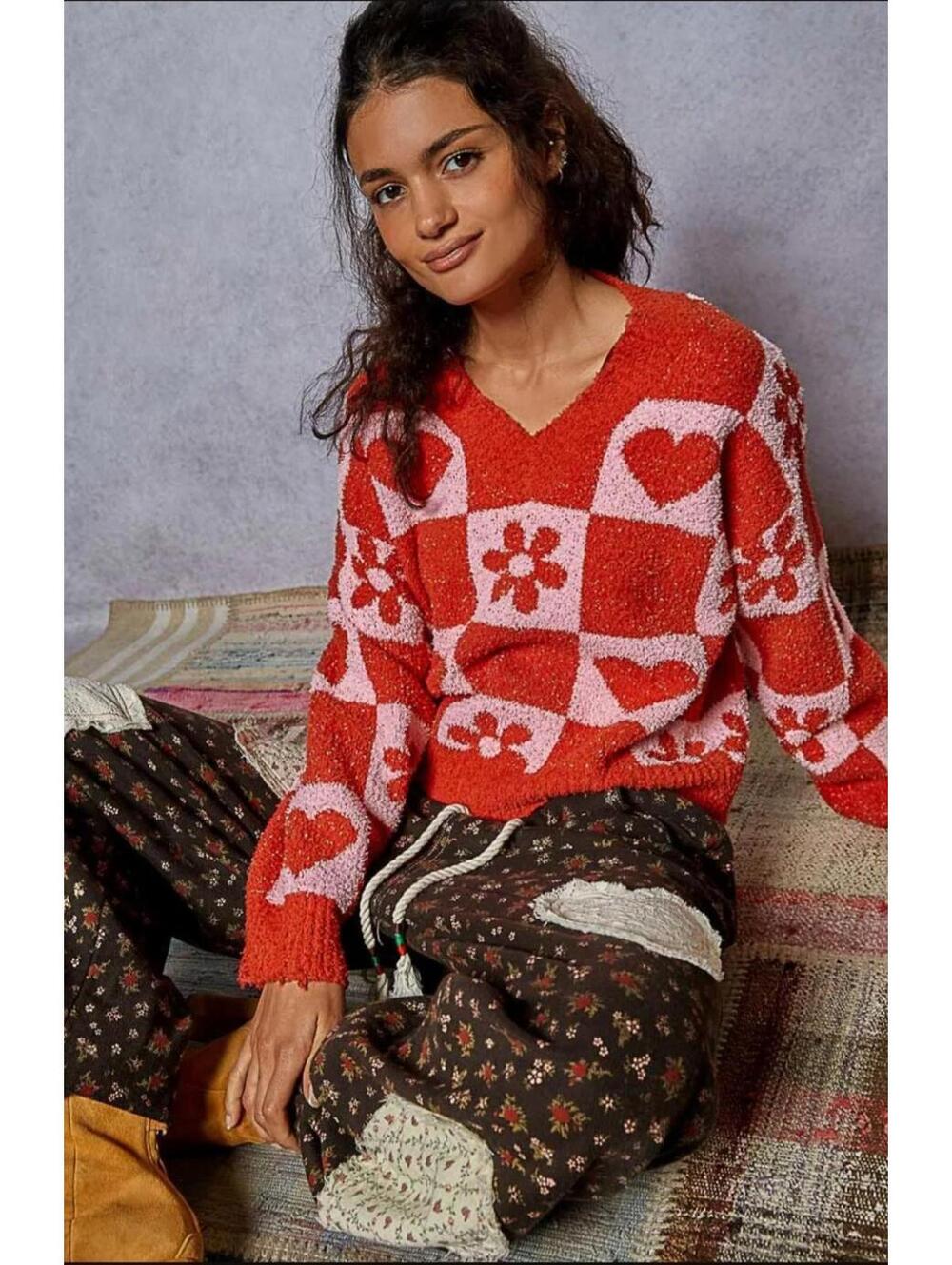 POL V-Neck Heart Pattern Checkered Women's Sweter